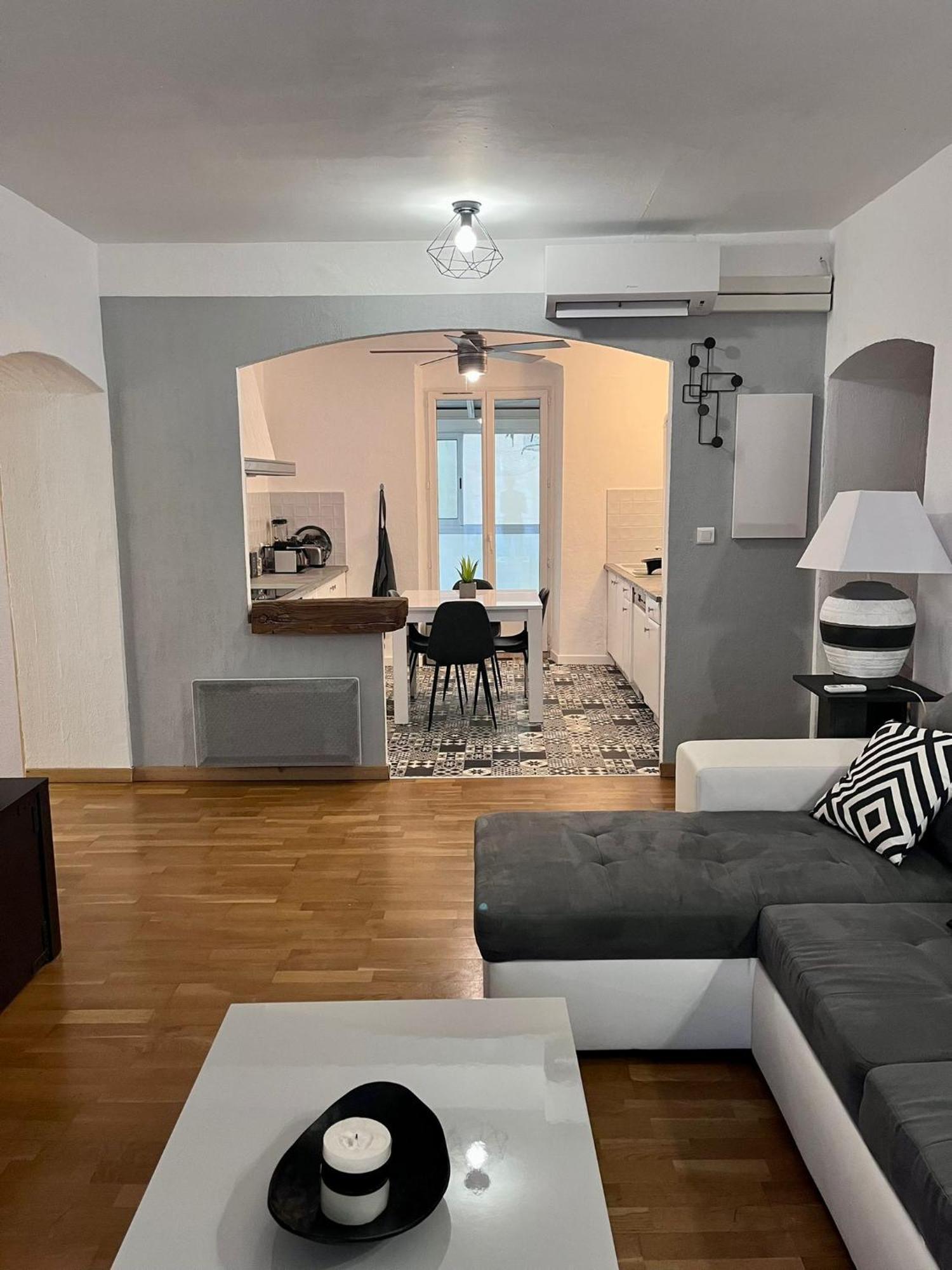 Charmant Appartement Centre-Ville Аячо Екстериор снимка