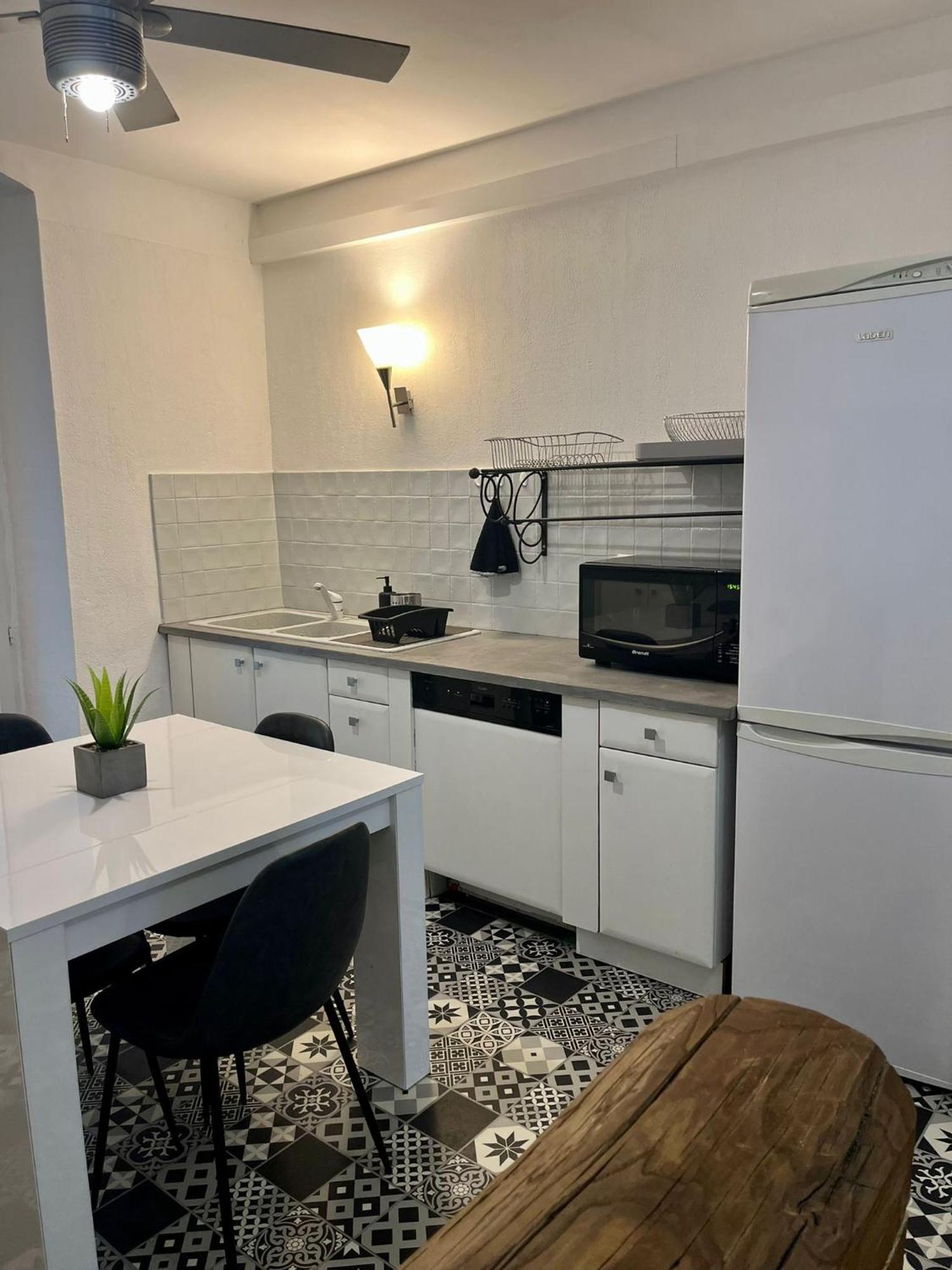 Charmant Appartement Centre-Ville Аячо Екстериор снимка